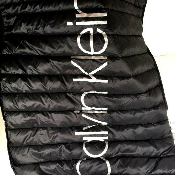 Calvin Klein Blue Packable Down Lightweight Vest - Picture 9 of 12
